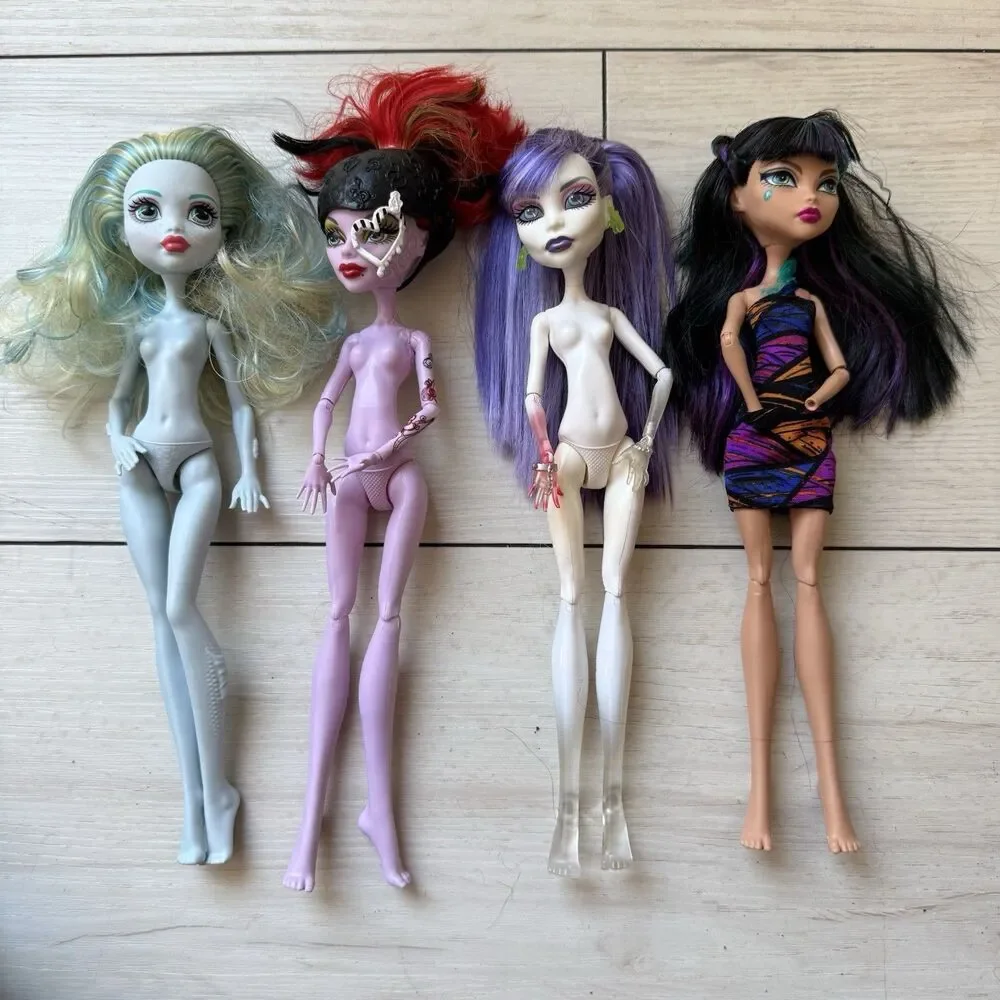 Lot Of 4 Monster High Dolls Missing Clothes And Cleo’s Hands